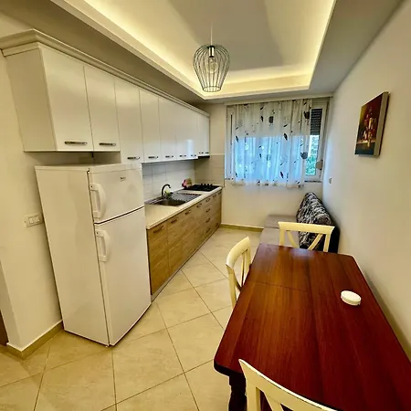Apartahotel Arberia Kryemëdhej