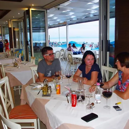 Apartahotel Arberia *