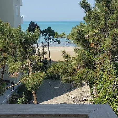Arberia Apartahotel Kryemëdhej